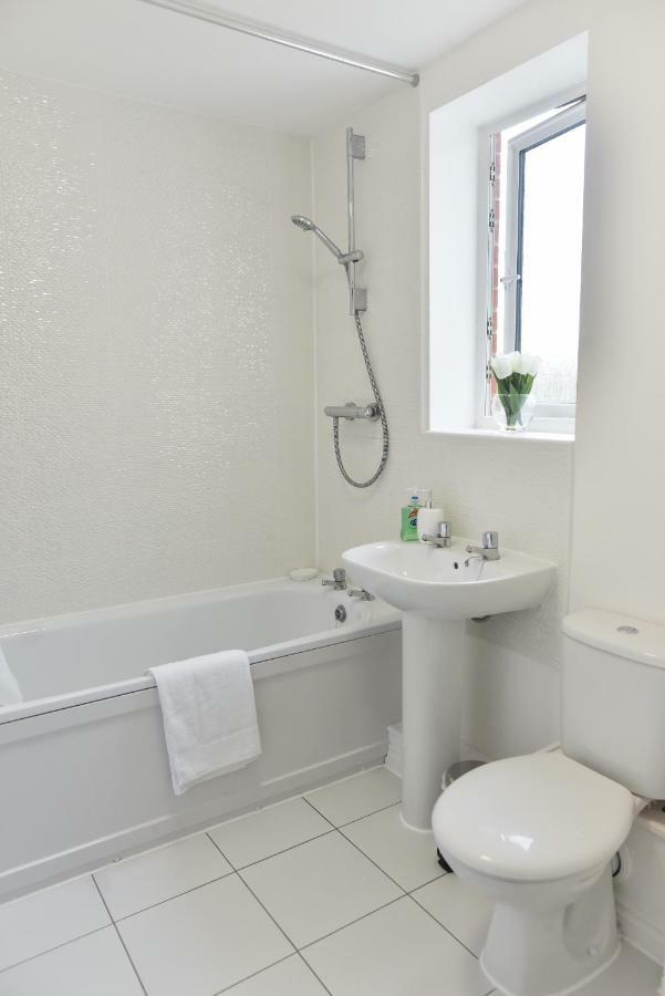 Smartrips Apartments Ковънтри Екстериор снимка